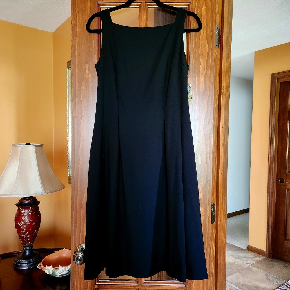 Women's Anthony Vask Black Crepe Dress - Size 12  NWT